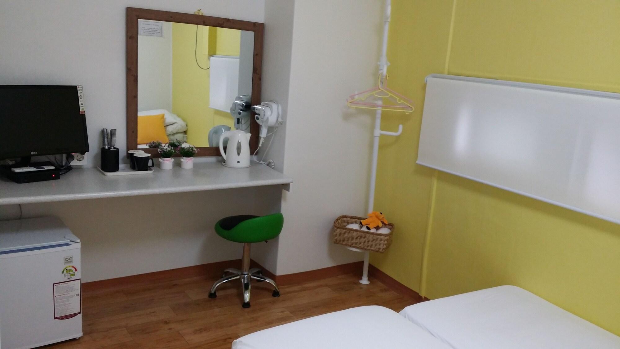 Hostel Metro Сеул Экстерьер фото